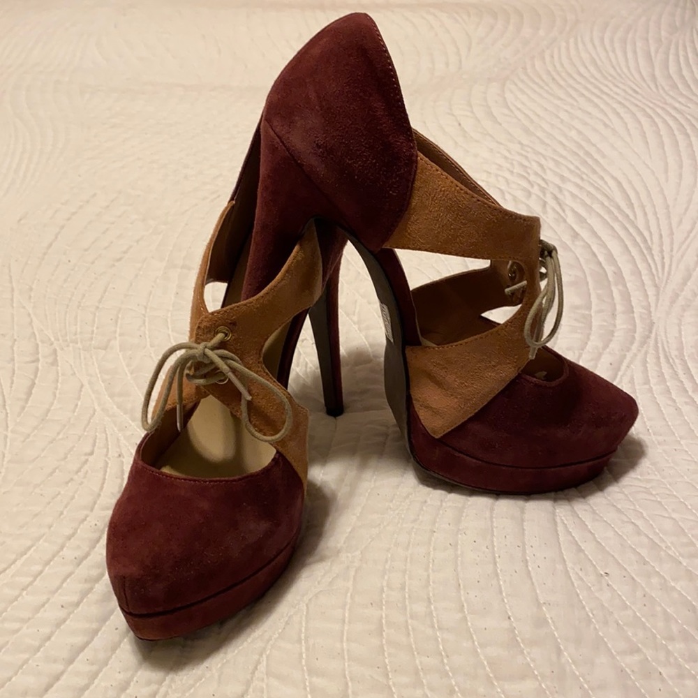 Levity Wine Suede Platform Heels 💟